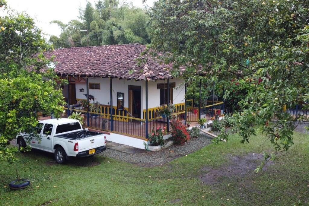 Casa Finca Villa Luz A 800 Mts Del Parque Del Cafe Montenegro Dış mekan fotoğraf